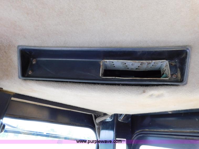 image for item K7150 2001 Caterpillar 621G conventional scraper