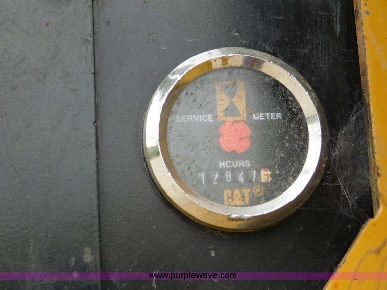 image for item K7150 2001 Caterpillar 621G conventional scraper