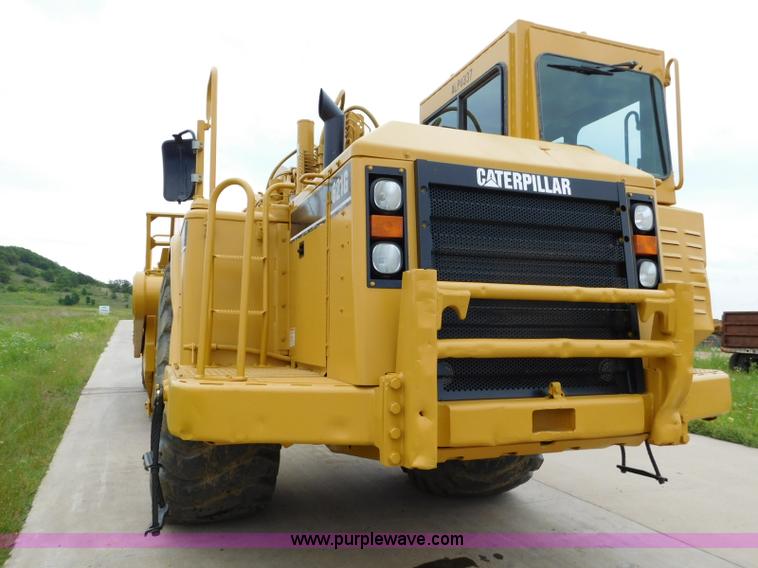 image for item K7150 2001 Caterpillar 621G conventional scraper