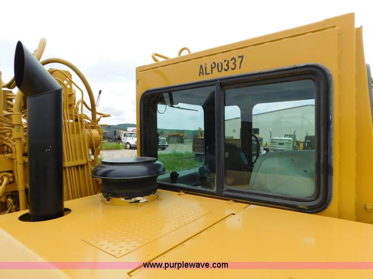 image for item K7150 2001 Caterpillar 621G conventional scraper