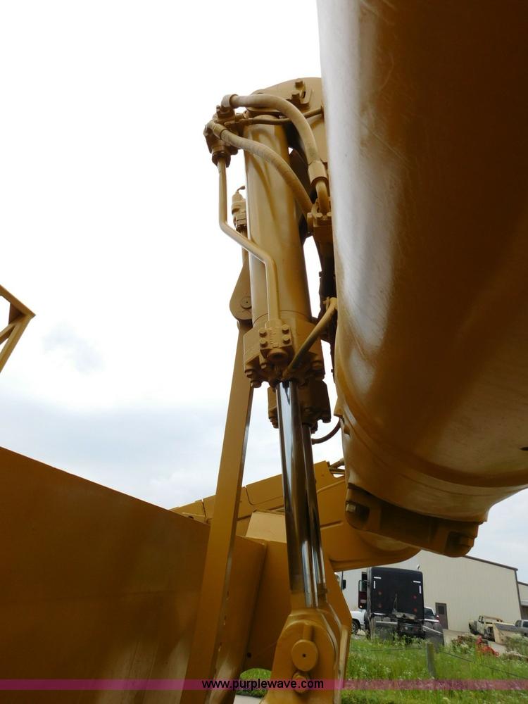 image for item K7150 2001 Caterpillar 621G conventional scraper