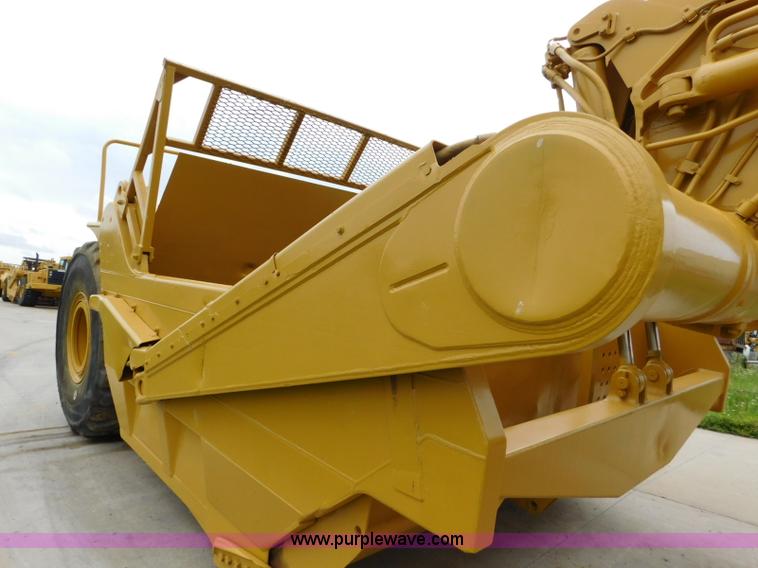 image for item K7150 2001 Caterpillar 621G conventional scraper