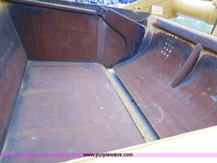 image for item K7150 2001 Caterpillar 621G conventional scraper