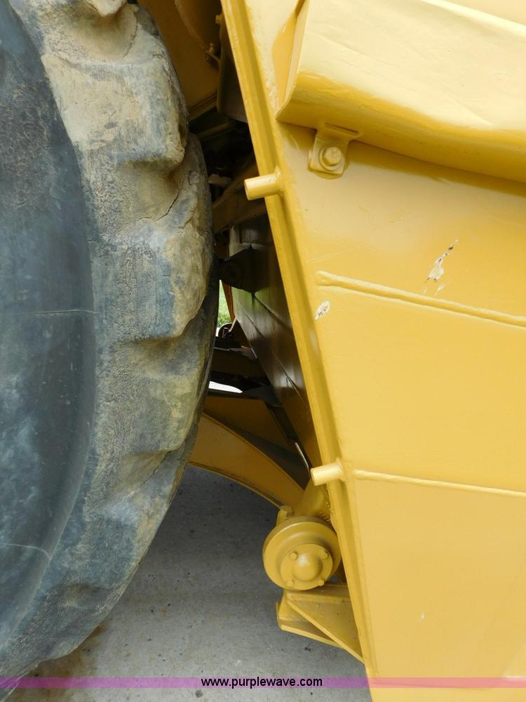 image for item K7150 2001 Caterpillar 621G conventional scraper