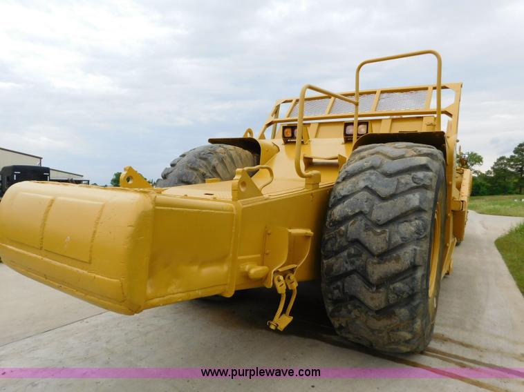 image for item K7150 2001 Caterpillar 621G conventional scraper
