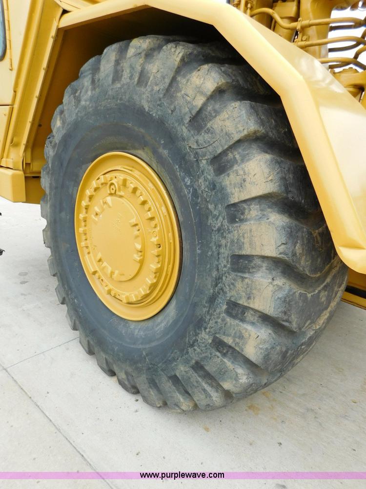 image for item K7150 2001 Caterpillar 621G conventional scraper