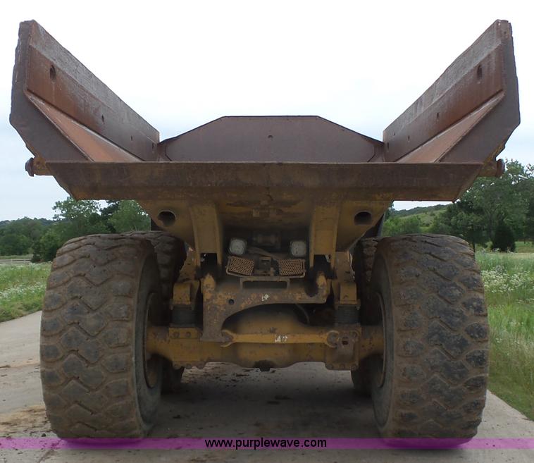 image for item K7153 1999 Caterpillar D400E Series II articulated haul truck