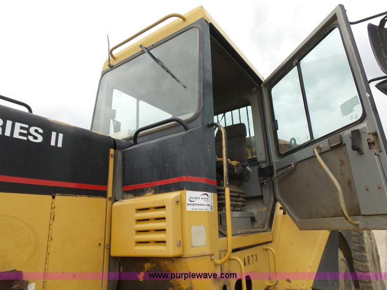 image for item K7153 1999 Caterpillar D400E Series II articulated haul truck