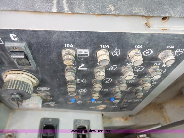 image for item K7153 1999 Caterpillar D400E Series II articulated haul truck