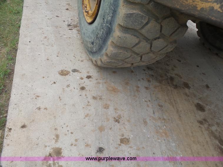 image for item K7153 1999 Caterpillar D400E Series II articulated haul truck