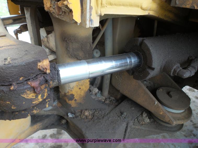 image for item K7153 1999 Caterpillar D400E Series II articulated haul truck