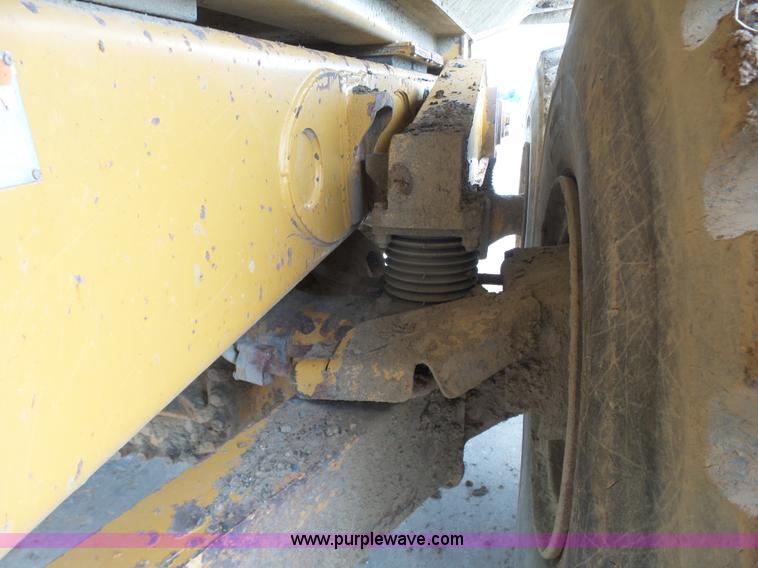 image for item K7153 1999 Caterpillar D400E Series II articulated haul truck