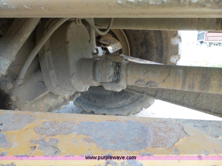 image for item K7153 1999 Caterpillar D400E Series II articulated haul truck