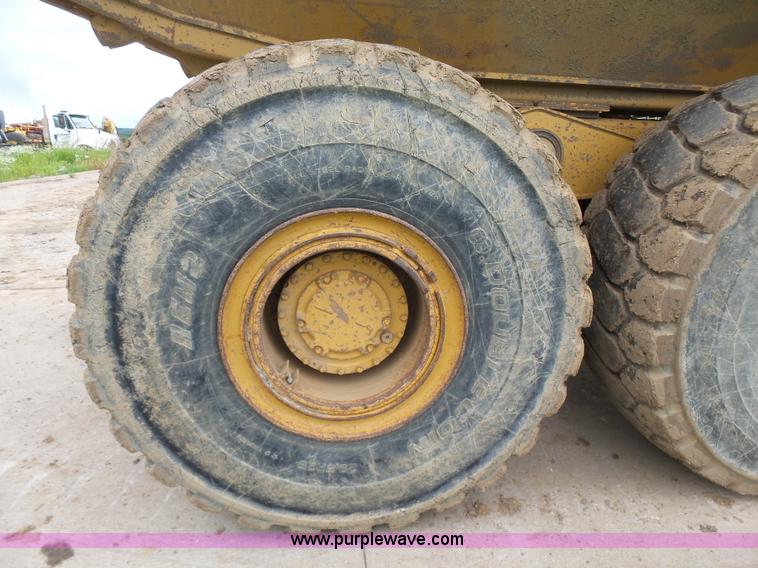 image for item K7153 1999 Caterpillar D400E Series II articulated haul truck