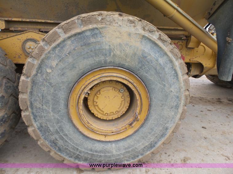 image for item K7153 1999 Caterpillar D400E Series II articulated haul truck