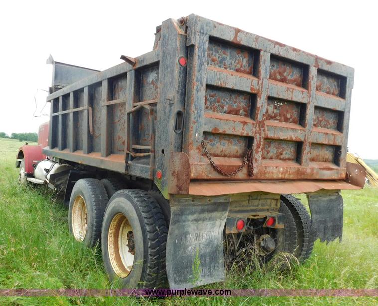 image for item K7154 1994 Western Star 4900 dump truck