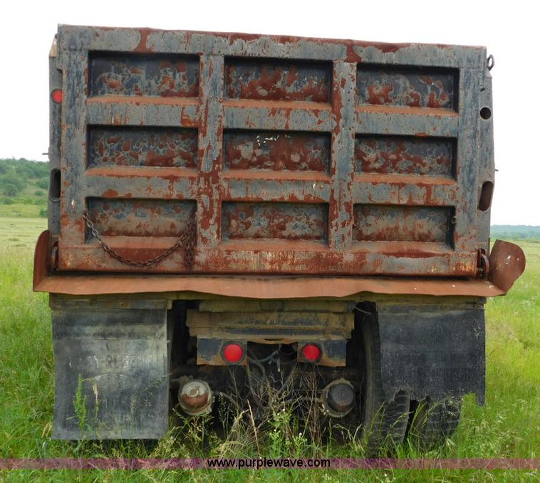 image for item K7154 1994 Western Star 4900 dump truck