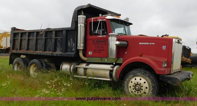 image for item K7154 1994 Western Star 4900 dump truck
