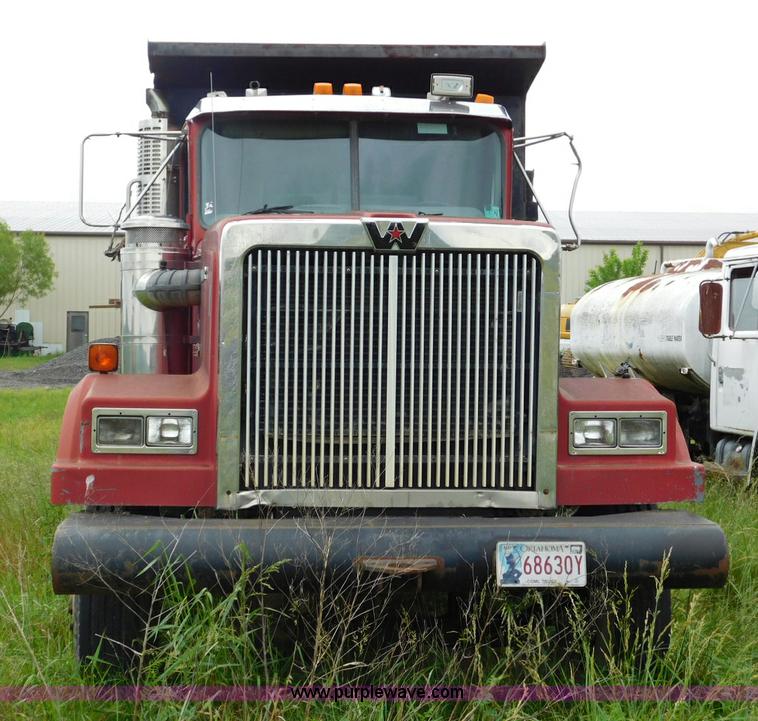 image for item K7154 1994 Western Star 4900 dump truck