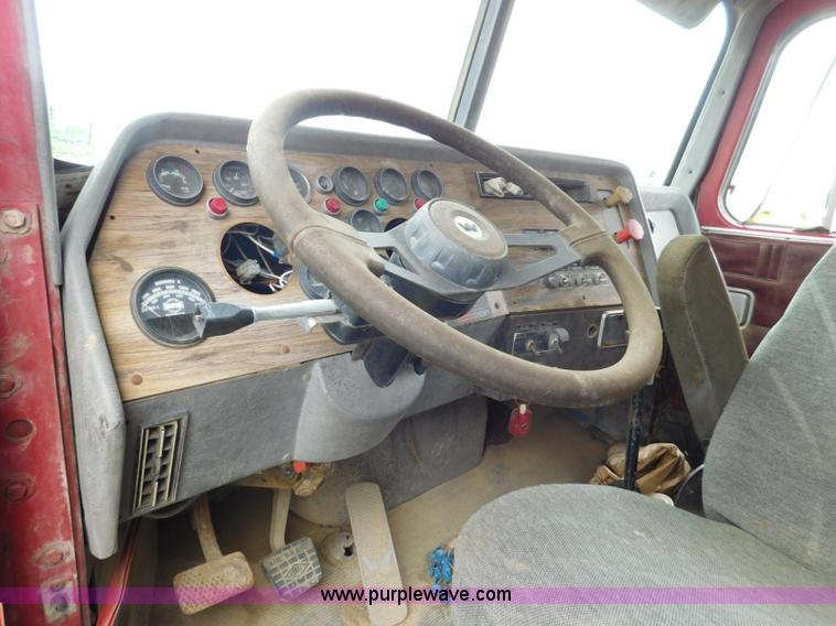 image for item K7154 1994 Western Star 4900 dump truck