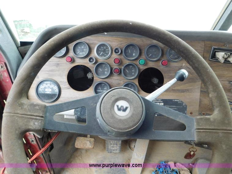 image for item K7154 1994 Western Star 4900 dump truck