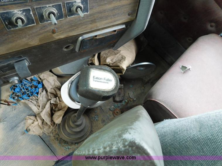 image for item K7154 1994 Western Star 4900 dump truck