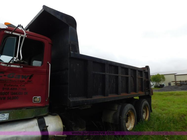 image for item K7154 1994 Western Star 4900 dump truck