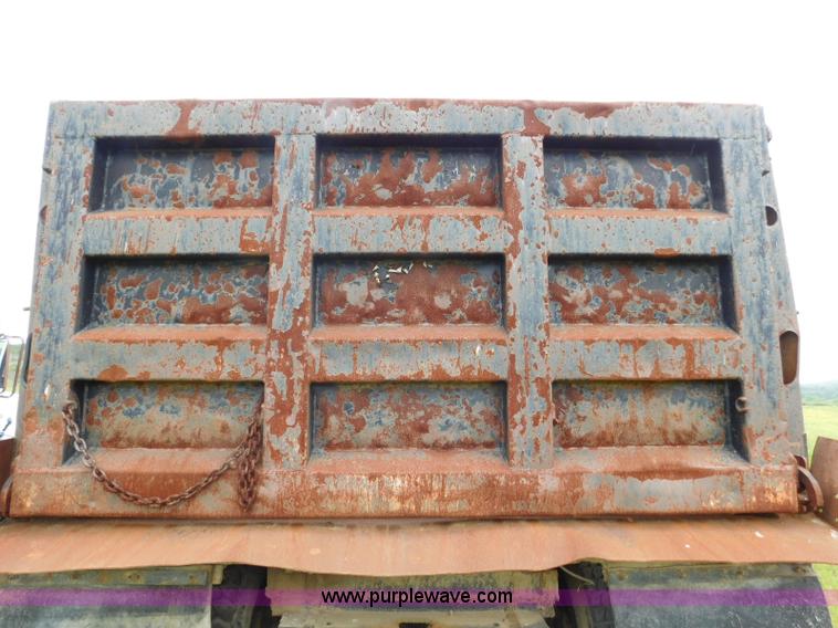 image for item K7154 1994 Western Star 4900 dump truck