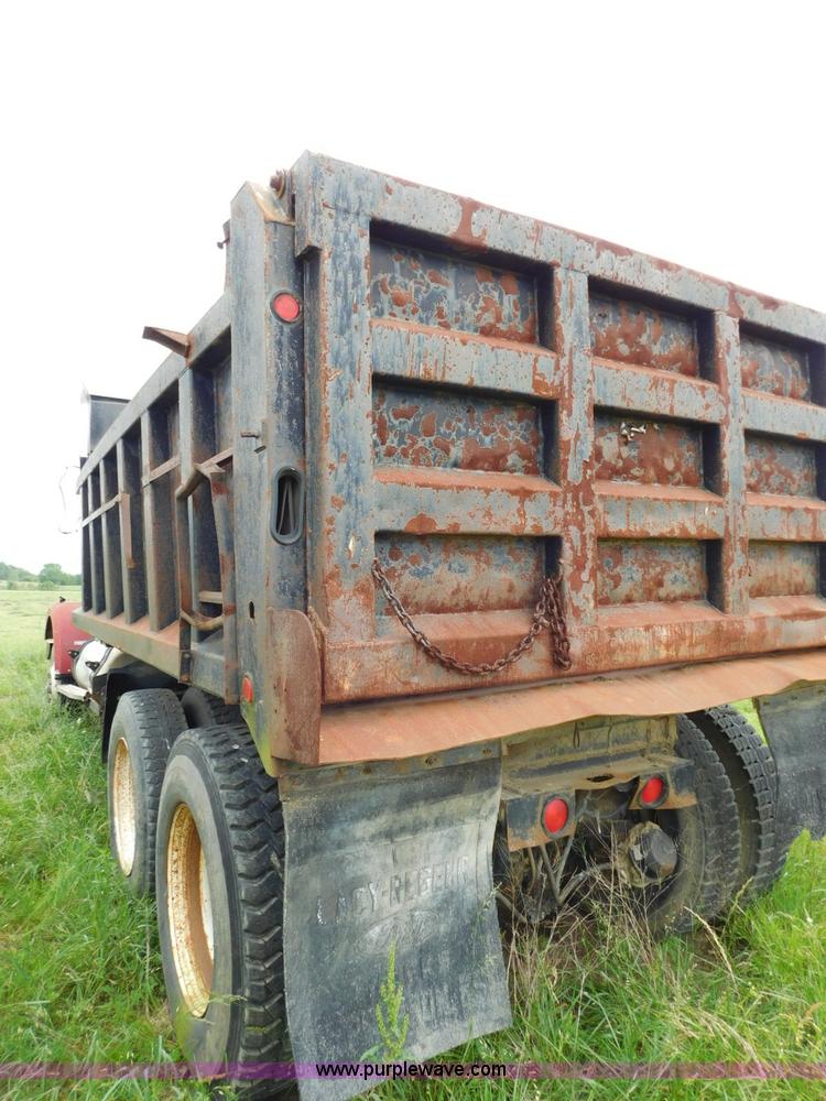 image for item K7154 1994 Western Star 4900 dump truck