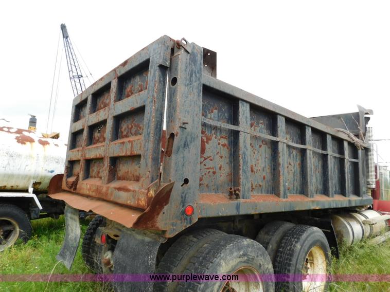 image for item K7154 1994 Western Star 4900 dump truck