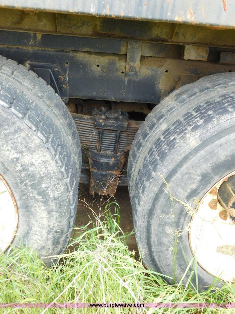 image for item K7154 1994 Western Star 4900 dump truck