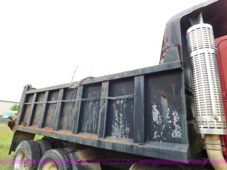 image for item K7154 1994 Western Star 4900 dump truck