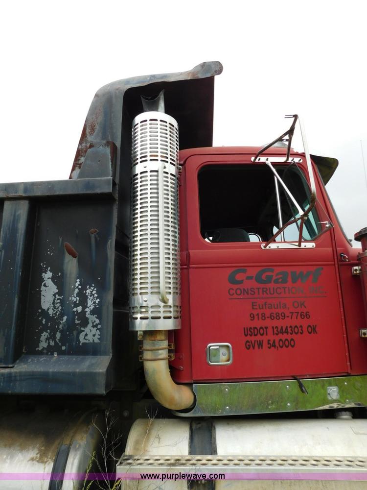 image for item K7154 1994 Western Star 4900 dump truck