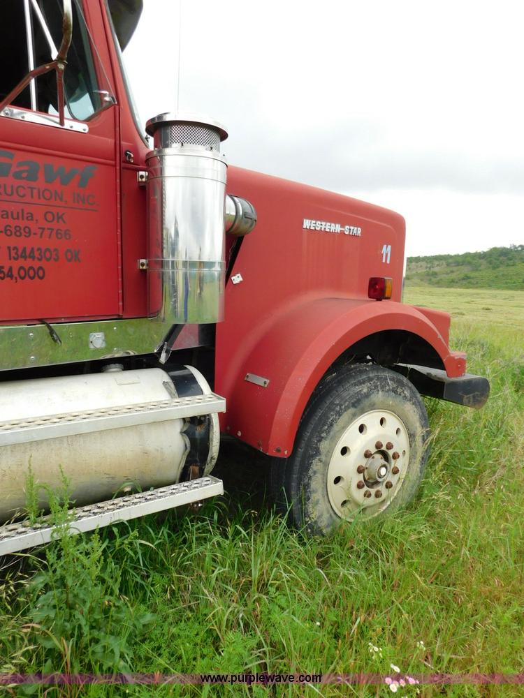 image for item K7154 1994 Western Star 4900 dump truck