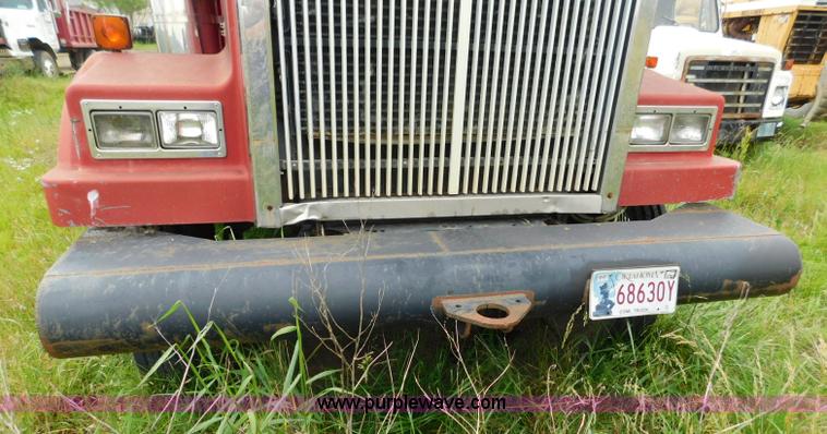 image for item K7154 1994 Western Star 4900 dump truck