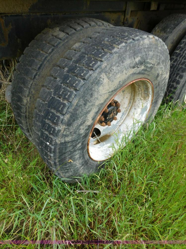 image for item K7154 1994 Western Star 4900 dump truck