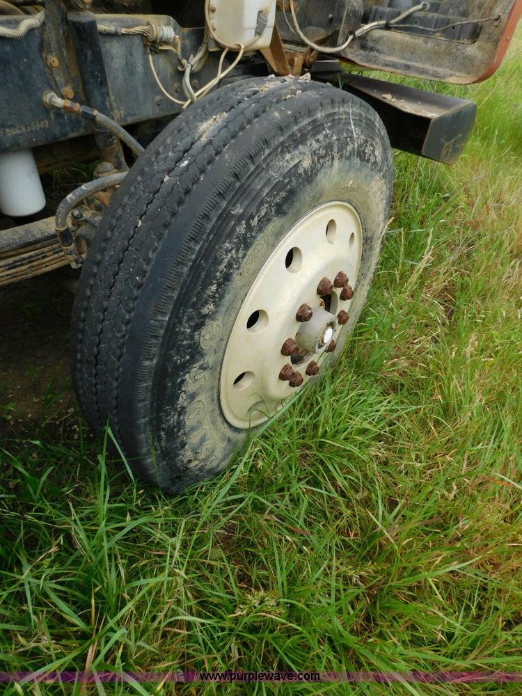 image for item K7154 1994 Western Star 4900 dump truck