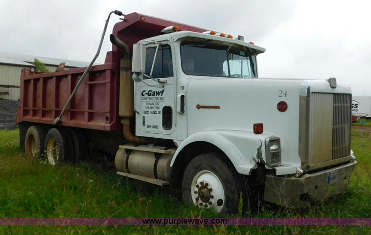 image for item K7155 1989 International F9370 dump truck