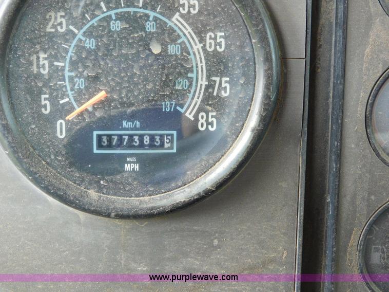 image for item K7155 1989 International F9370 dump truck