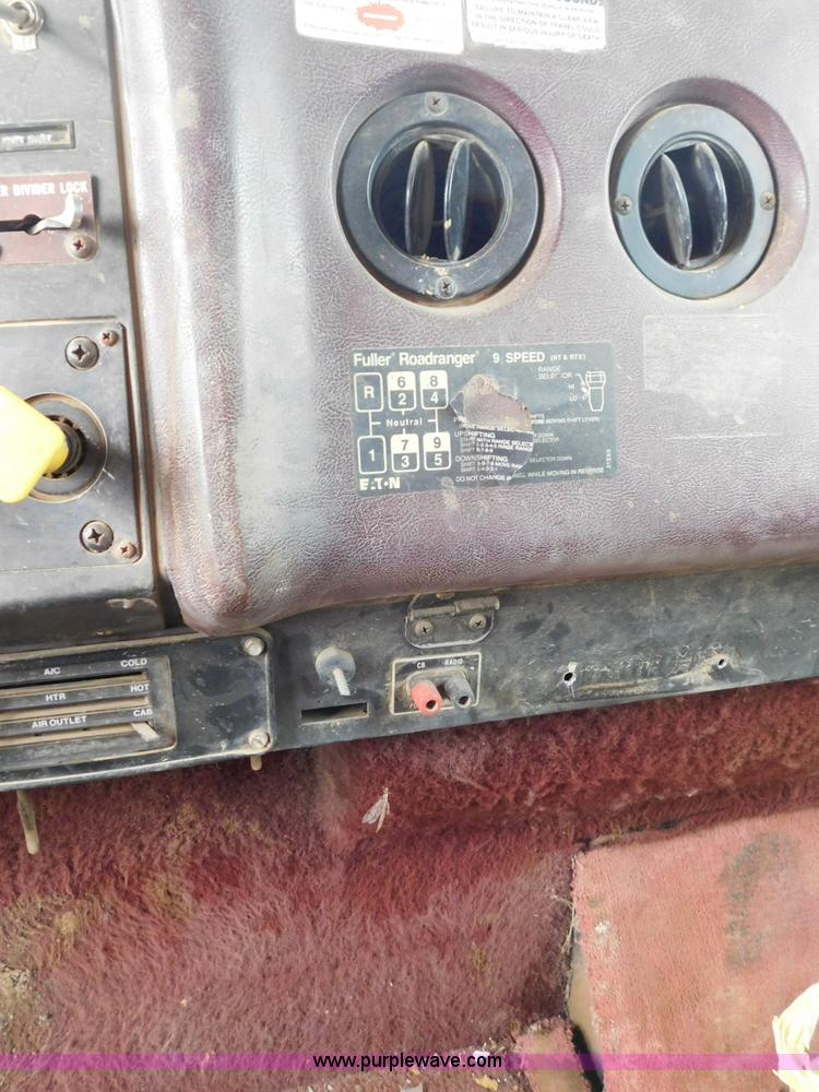 image for item K7155 1989 International F9370 dump truck