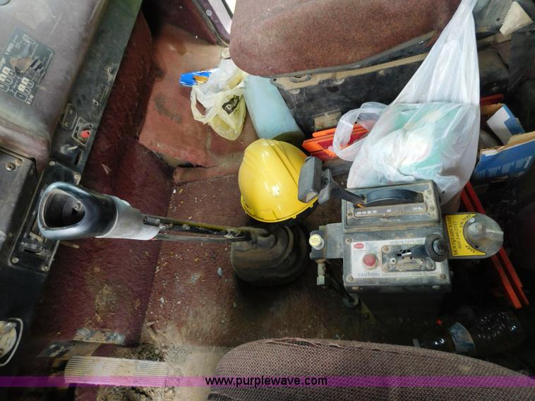 image for item K7155 1989 International F9370 dump truck