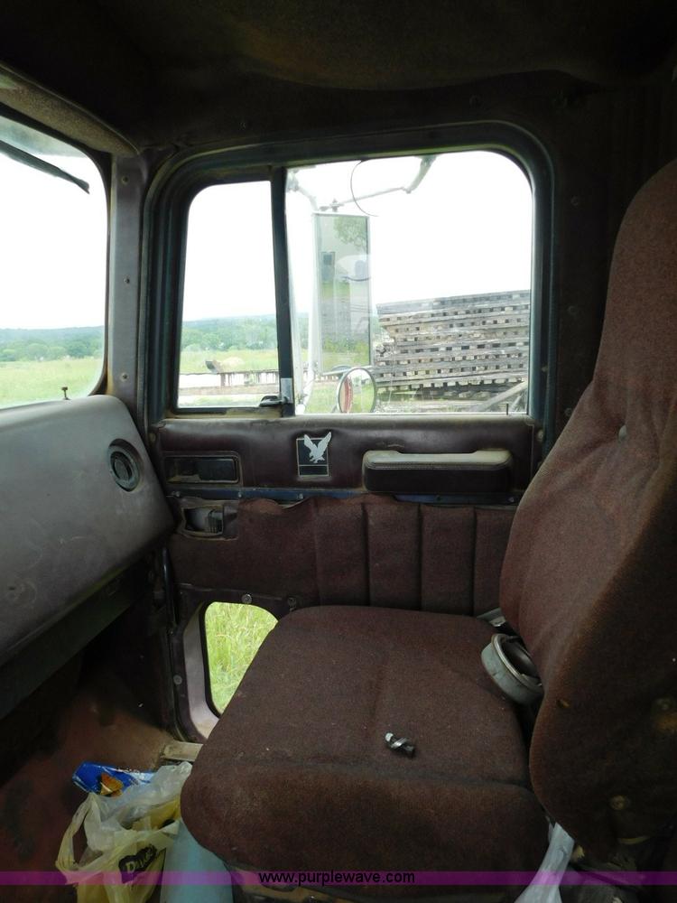 image for item K7155 1989 International F9370 dump truck