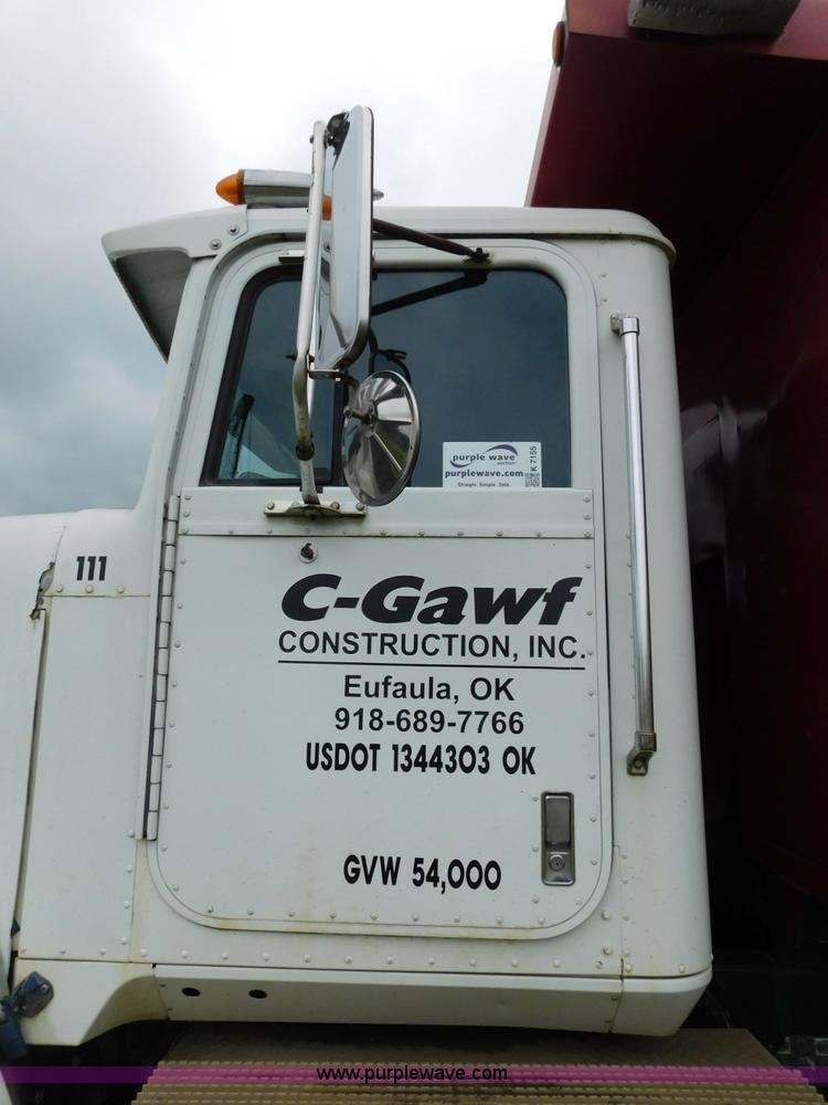 image for item K7155 1989 International F9370 dump truck