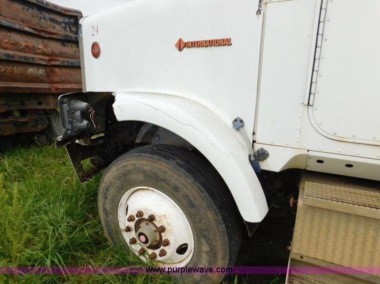 image for item K7155 1989 International F9370 dump truck