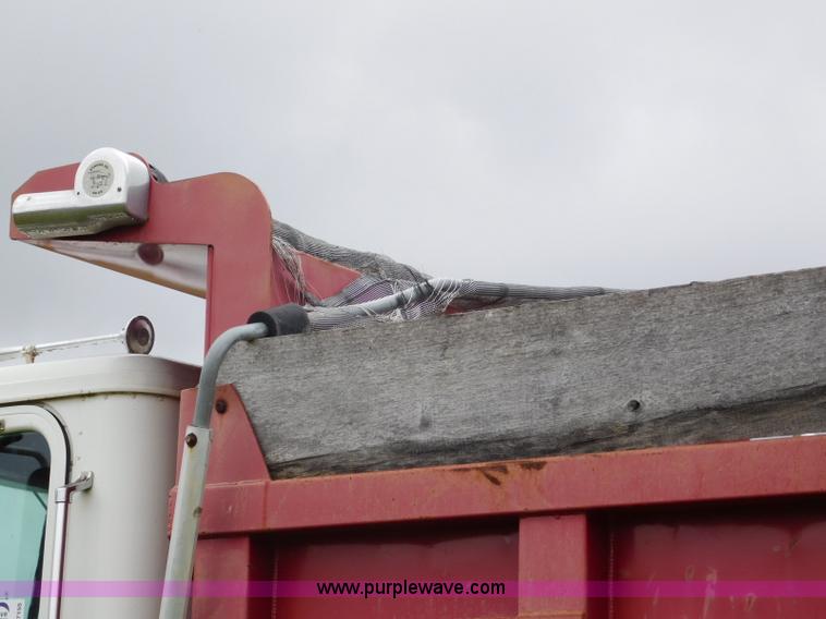 image for item K7155 1989 International F9370 dump truck