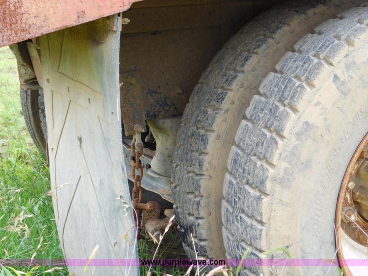 image for item K7155 1989 International F9370 dump truck