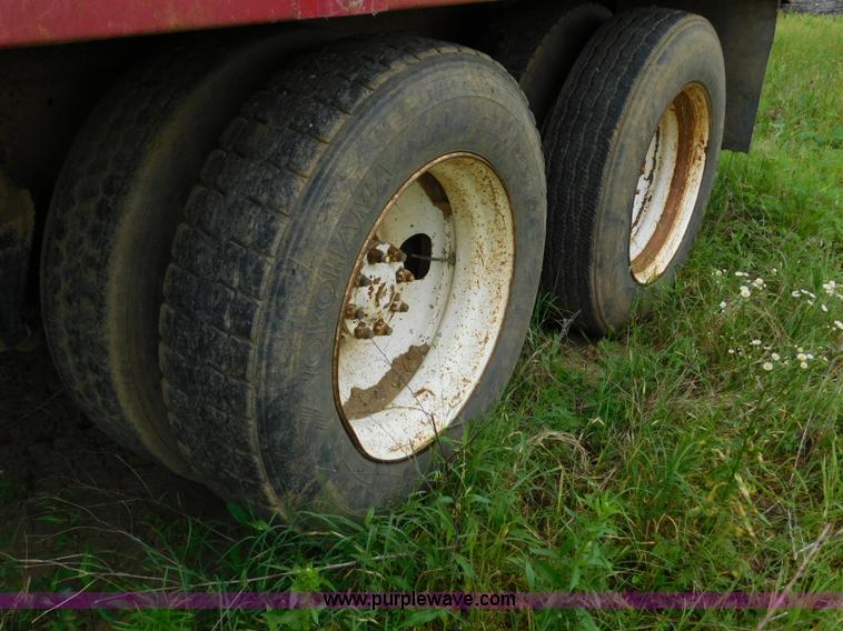 image for item K7155 1989 International F9370 dump truck