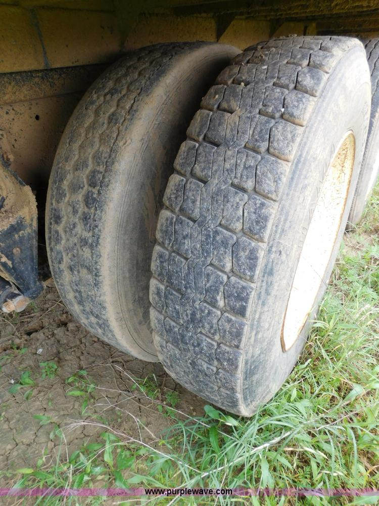 image for item K7155 1989 International F9370 dump truck