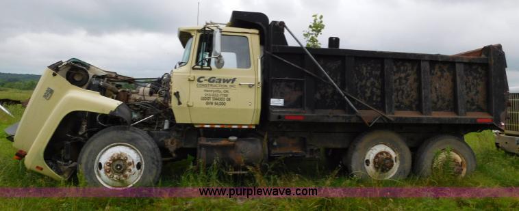 image for item K7156 1978 Ford 9000 dump truck