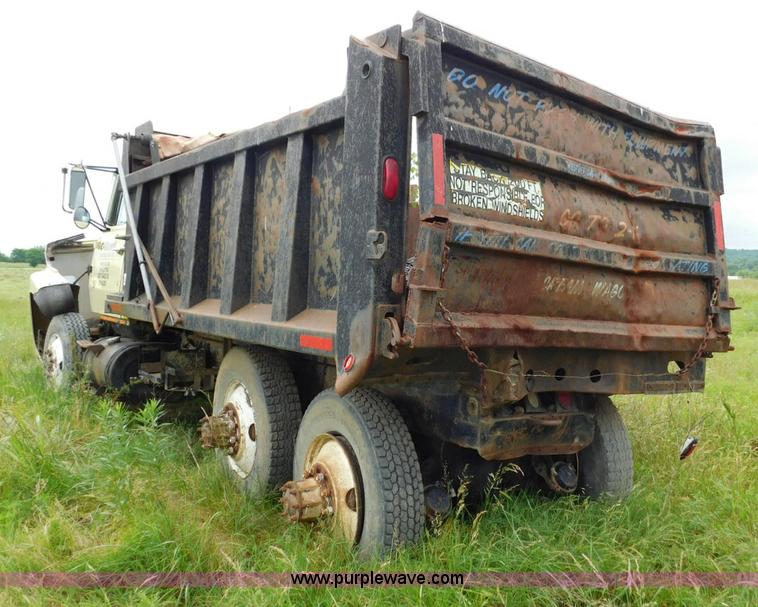 image for item K7156 1978 Ford 9000 dump truck